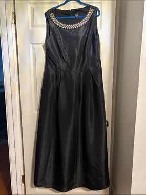 Pearl-Embellished Black Maxi Dress with pockets!